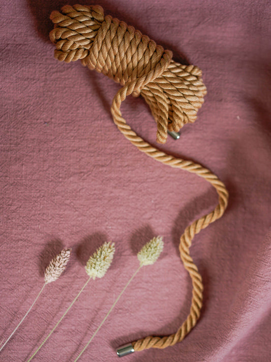 Duurzaam touw voor bondage en Shibari