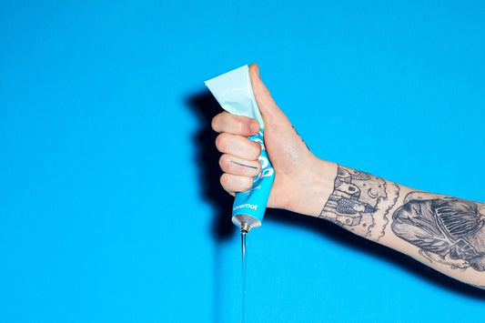 Natuurlijk Glijmiddel op Waterbasis, veilig icm condooms en seksspeeltjes van Nevernot