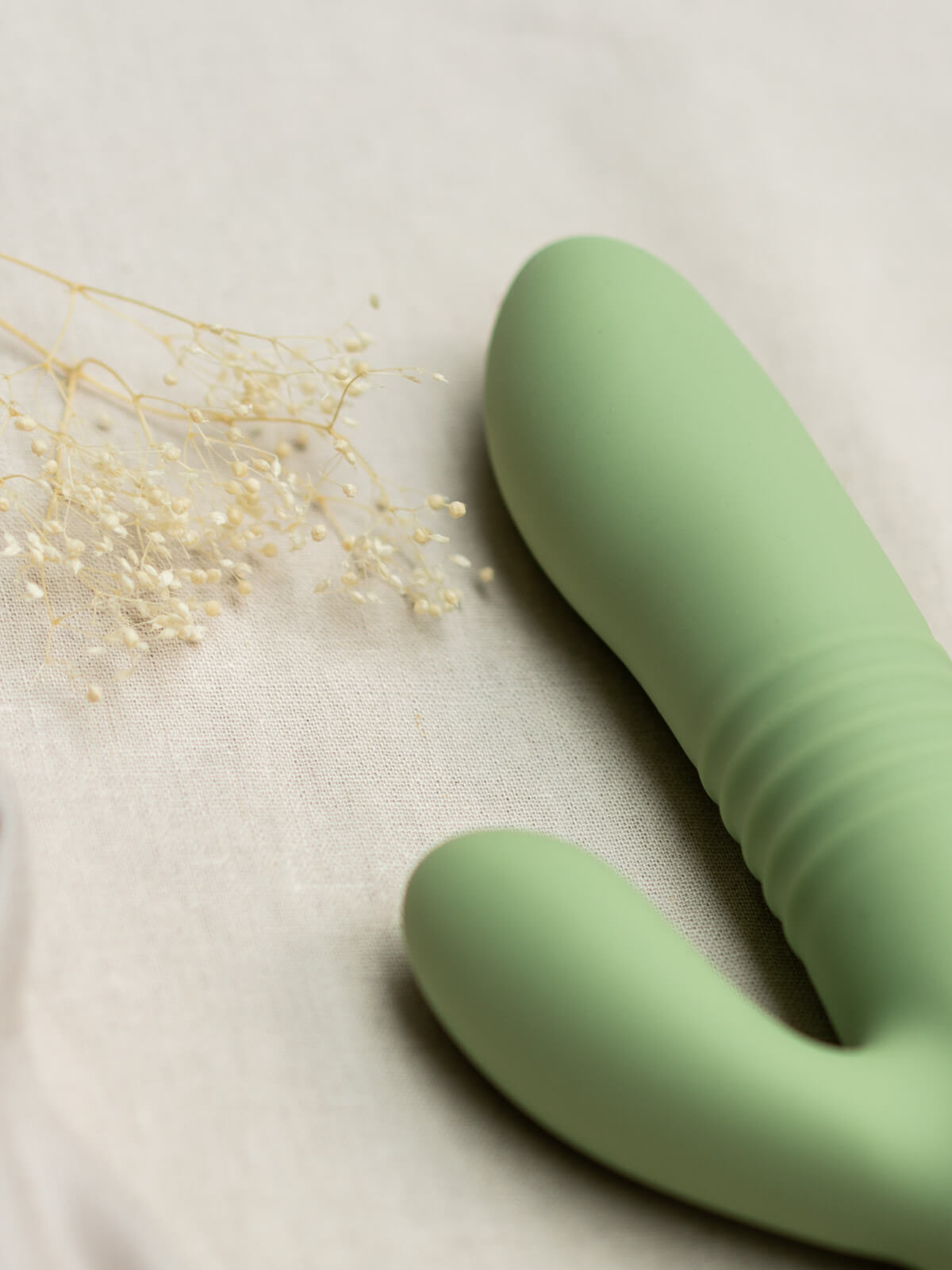 Thrusting Rabbit Vibrator, duurzaam en veilig, pulserend van The Natural Love Company