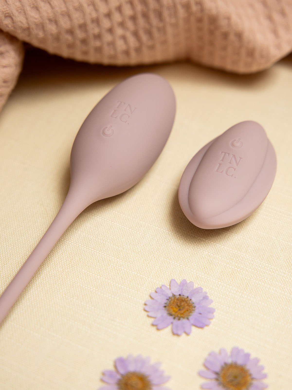 Vibrerend ei / love egg met afstandsbediening van duurzaam materiaal